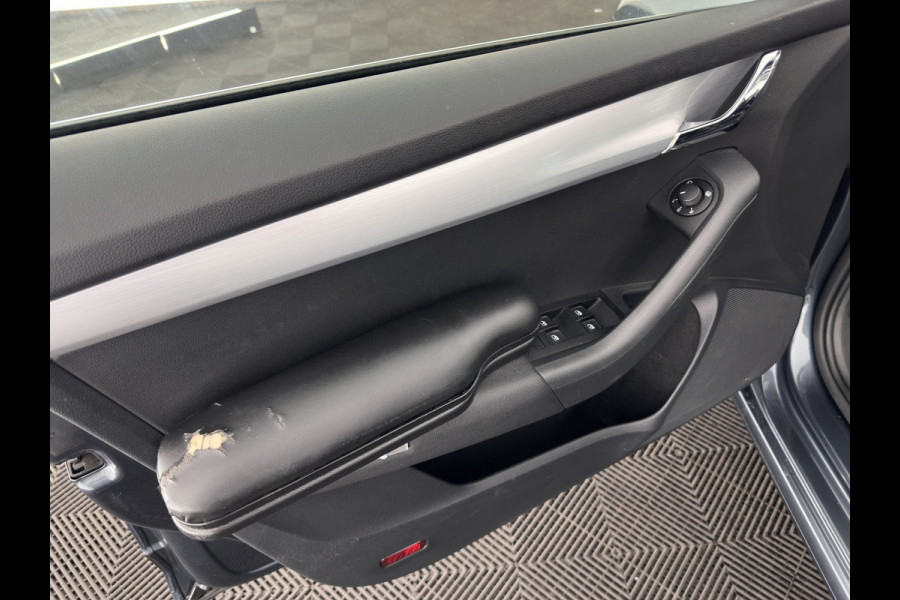 Škoda Octavia 1.6 TDI Greentech Ambition Business *LEATHER-FABRIC | NAVI-FULLMAP | HEATED-COMFORTSEATS | ECC | TOWBAR | PRIVACY-GLASS | PARKPILOT | CRUISE | 16''ALU *