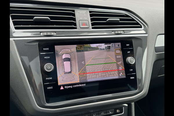 Volkswagen Tiguan 1.5 TSI ACT 150pk DSG R-Line | Pano dak | Leder Volkswagen Tiguan 1.5 TSI ACT 150pk DSG R-Line | Pano dak | Leder