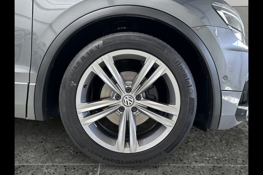 Volkswagen Tiguan 1.5 TSI ACT 150pk DSG R-Line | Pano dak | Leder Volkswagen Tiguan 1.5 TSI ACT 150pk DSG R-Line | Pano dak | Leder