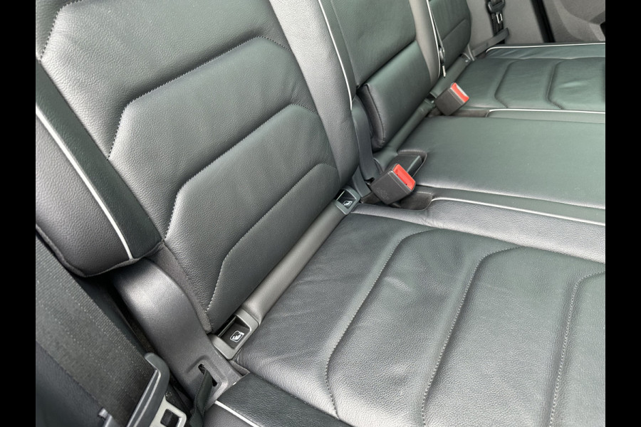 Volkswagen Tiguan 1.5 TSI ACT 150pk DSG R-Line | Pano dak | Leder Volkswagen Tiguan 1.5 TSI ACT 150pk DSG R-Line | Pano dak | Leder