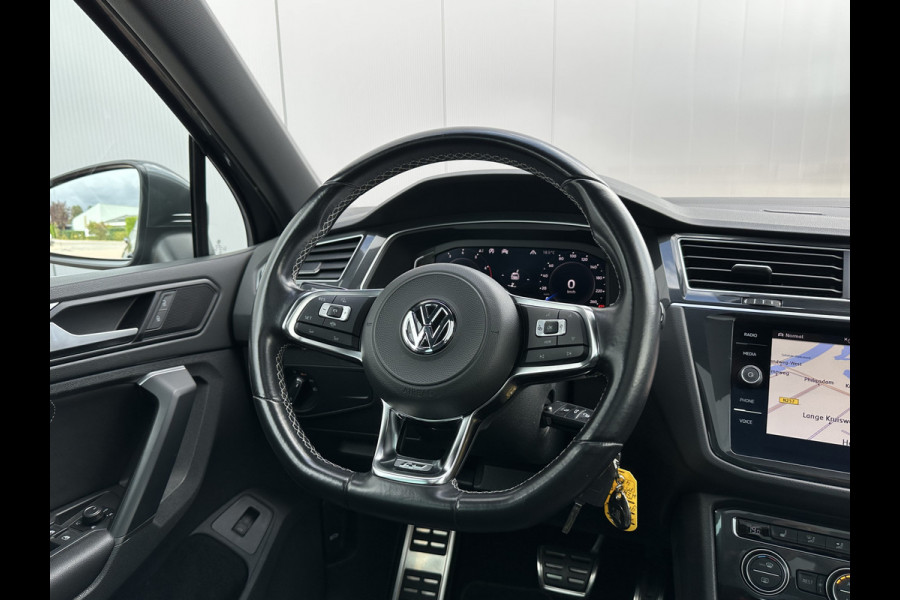 Volkswagen Tiguan 1.5 TSI ACT 150pk DSG R-Line | Pano dak | Leder Volkswagen Tiguan 1.5 TSI ACT 150pk DSG R-Line | Pano dak | Leder