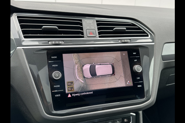 Volkswagen Tiguan 1.5 TSI ACT 150pk DSG R-Line | Pano dak | Leder Volkswagen Tiguan 1.5 TSI ACT 150pk DSG R-Line | Pano dak | Leder