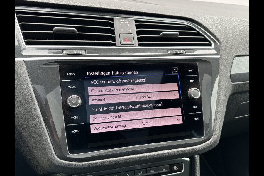 Volkswagen Tiguan 1.5 TSI ACT 150pk DSG R-Line | Pano dak | Leder Volkswagen Tiguan 1.5 TSI ACT 150pk DSG R-Line | Pano dak | Leder