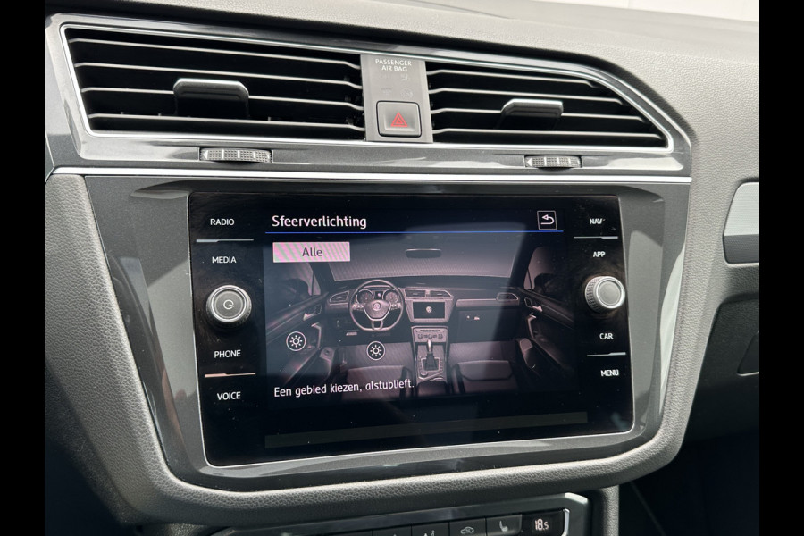 Volkswagen Tiguan 1.5 TSI ACT 150pk DSG R-Line | Pano dak | Leder Volkswagen Tiguan 1.5 TSI ACT 150pk DSG R-Line | Pano dak | Leder