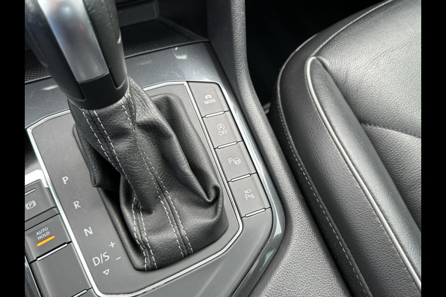 Volkswagen Tiguan 1.5 TSI ACT 150pk DSG R-Line | Pano dak | Leder Volkswagen Tiguan 1.5 TSI ACT 150pk DSG R-Line | Pano dak | Leder