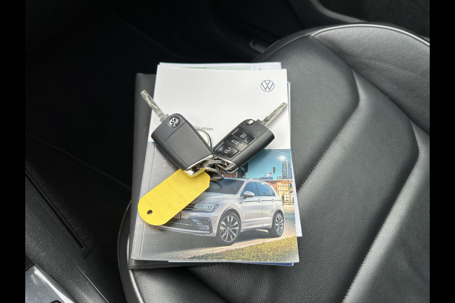 Volkswagen Tiguan 1.5 TSI ACT 150pk DSG R-Line | Pano dak | Leder Volkswagen Tiguan 1.5 TSI ACT 150pk DSG R-Line | Pano dak | Leder