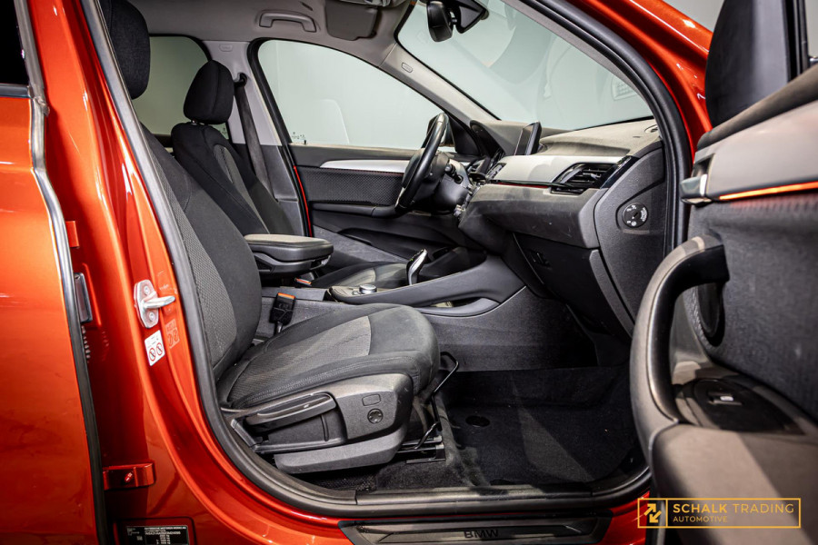 BMW X1 SDrive18i Executive|StoelV|LED|Automaat|Garantie
