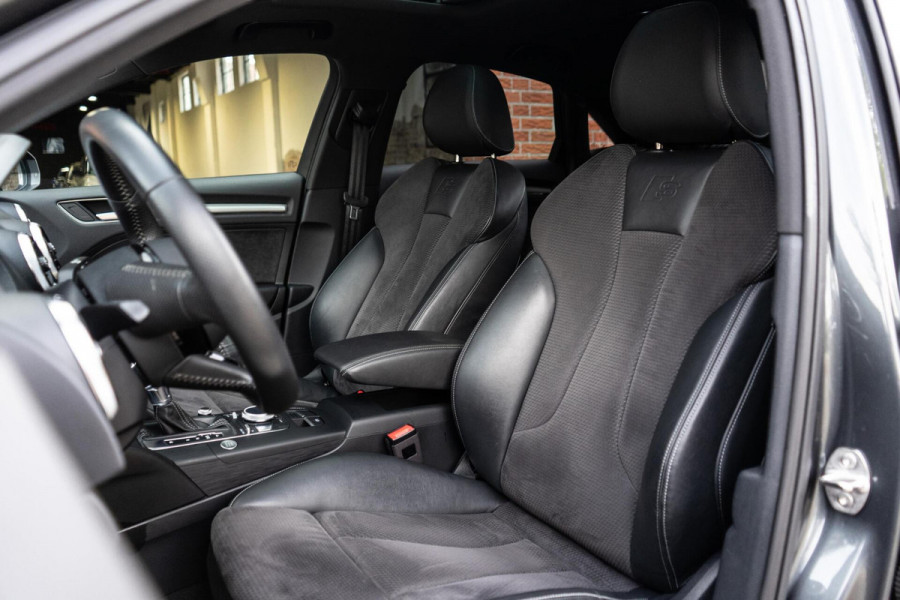 Audi A3 Limousine 2.0 TFSI Quattro S-Line Pano / Camera / Virtual