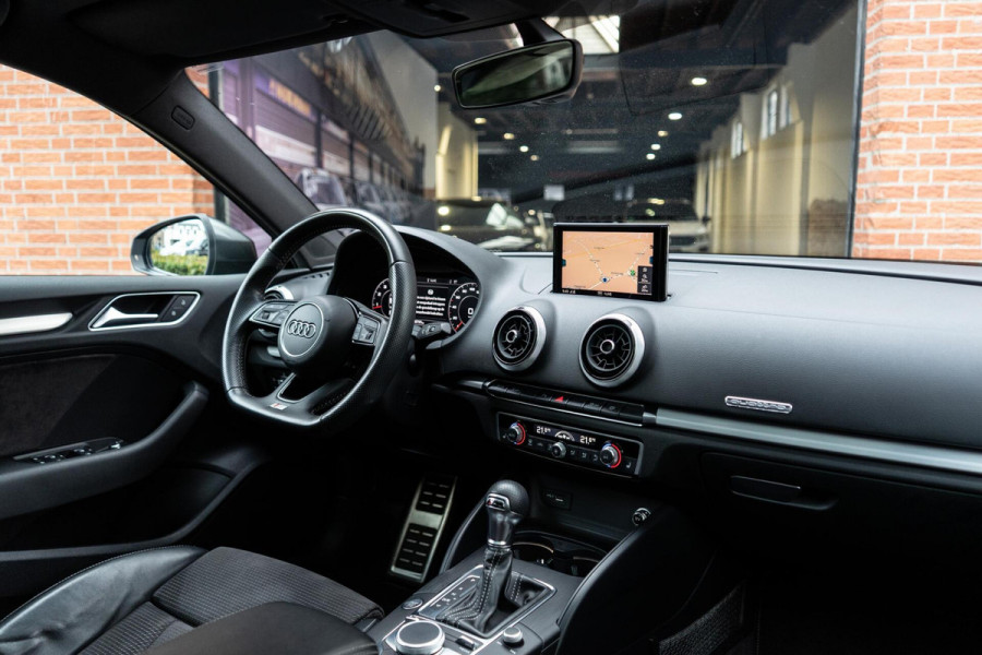 Audi A3 Limousine 2.0 TFSI Quattro S-Line Pano / Camera / Virtual