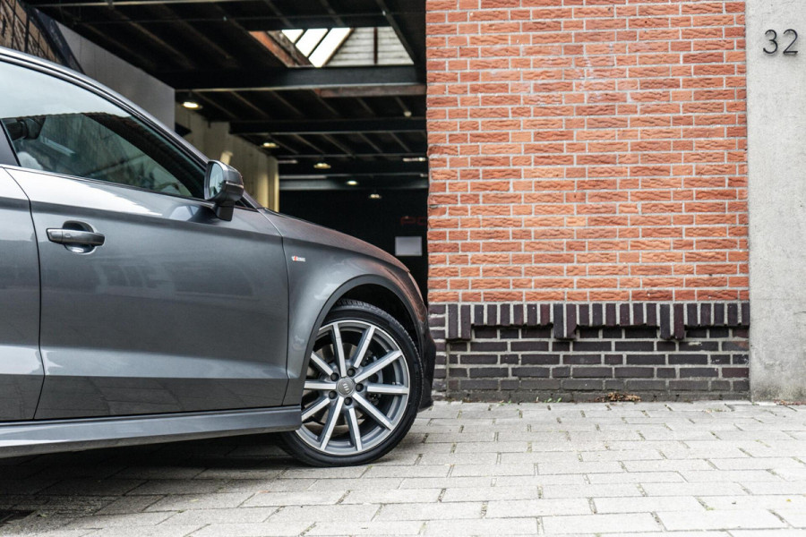 Audi A3 Limousine 2.0 TFSI Quattro S-Line Pano / Camera / Virtual