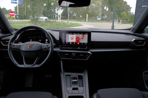 CUPRA Formentor 1.4 TSI e-Hybrid 204 PK Essential, Climate Control, Sfeerverlichting, Carplay