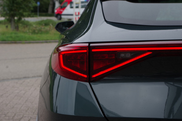CUPRA Formentor 1.4 TSI e-Hybrid 204 PK Essential, Climate Control, Sfeerverlichting, Carplay