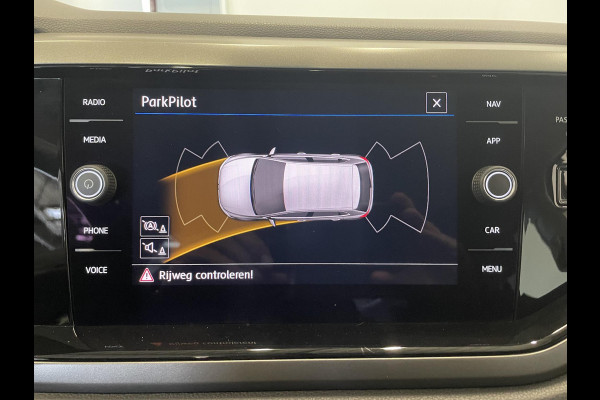 Volkswagen Polo 1.0 TSI Comfortline Business Airco|ECC Navi Carplay Adaptive Cruise Control PDC VA 15" LM Velgen