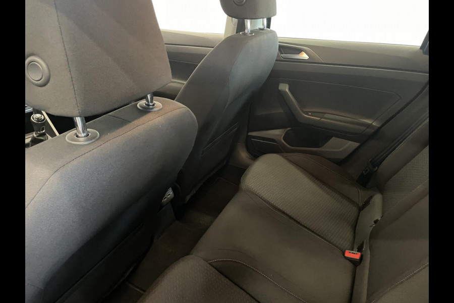 Volkswagen Polo 1.0 TSI Comfortline Business Airco|ECC Navi Carplay Adaptive Cruise Control PDC VA 15" LM Velgen