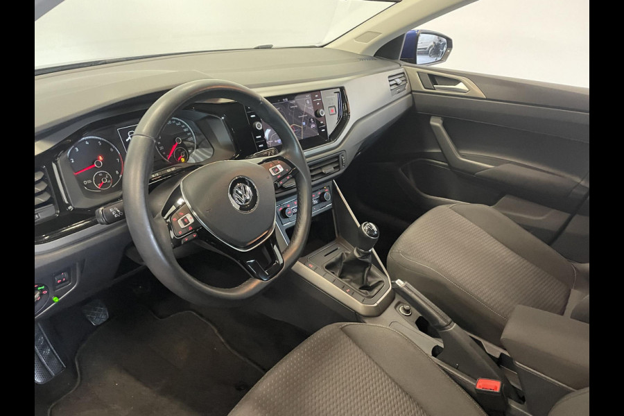 Volkswagen Polo 1.0 TSI Comfortline Business Airco|ECC Navi Carplay Adaptive Cruise Control PDC VA 15" LM Velgen