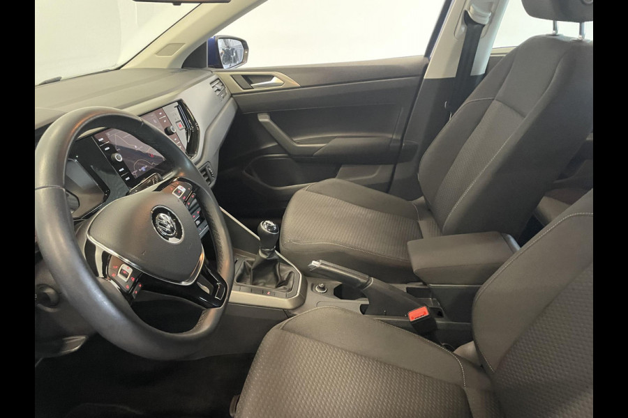 Volkswagen Polo 1.0 TSI Comfortline Business Airco|ECC Navi Carplay Adaptive Cruise Control PDC VA 15" LM Velgen