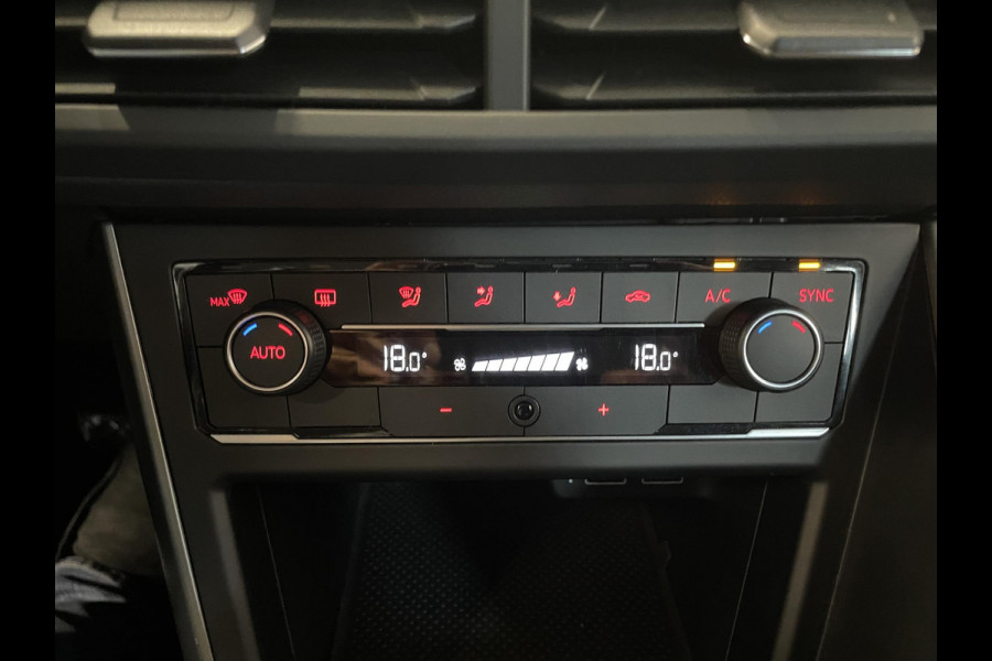 Volkswagen Polo 1.0 TSI Comfortline Business Airco|ECC Navi Carplay Adaptive Cruise Control PDC VA 15" LM Velgen