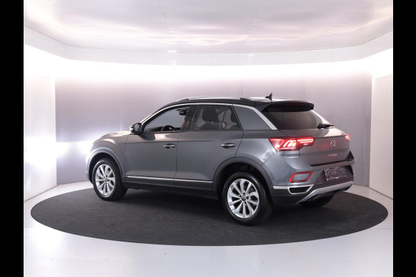 Volkswagen T-Roc 1.5 TSI Style 150 PK DSG | Trekhaak afneembaar | Navigatie | Stoel verwarming en massage | Alcantara |