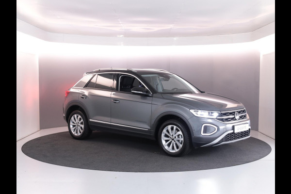 Volkswagen T-Roc 1.5 TSI Style 150 PK DSG | Trekhaak afneembaar | Navigatie | Stoel verwarming en massage | Alcantara |