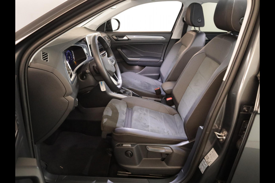 Volkswagen T-Roc 1.5 TSI Style 150 PK DSG | Trekhaak afneembaar | Navigatie | Stoel verwarming en massage | Alcantara |