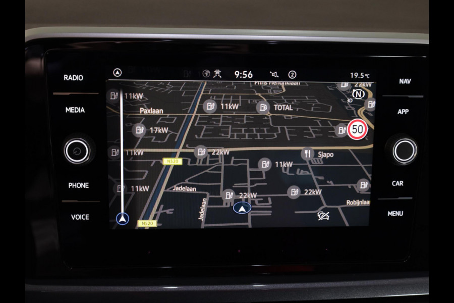 Volkswagen T-Roc 1.5 TSI Style 150 PK DSG | Trekhaak afneembaar | Navigatie | Stoel verwarming en massage | Alcantara |