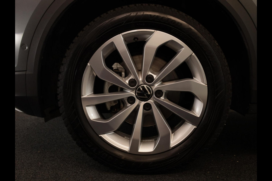 Volkswagen T-Roc 1.5 TSI Style 150 PK DSG | Trekhaak afneembaar | Navigatie | Stoel verwarming en massage | Alcantara |