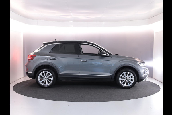 Volkswagen T-Roc 1.5 TSI Style 150 PK DSG | Trekhaak afneembaar | Navigatie | Stoel verwarming en massage | Alcantara |