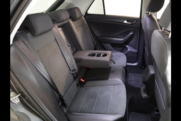 Volkswagen T-Roc 1.5 TSI Style 150 PK DSG | Trekhaak afneembaar | Navigatie | Stoel verwarming en massage | Alcantara |
