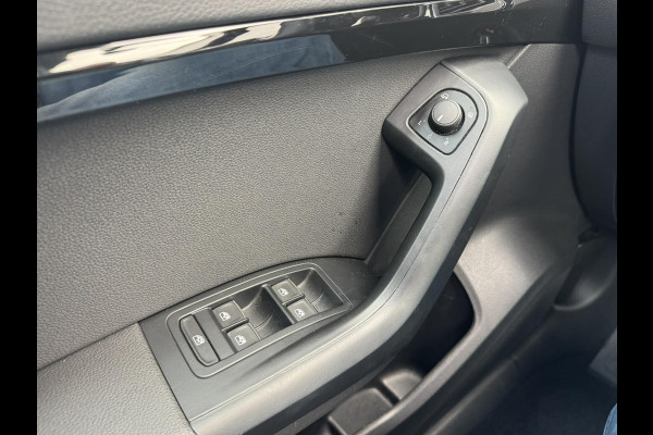 Seat Ateca 1.4 EcoTSI Xcellence Leder Camera Panorama Keyless Led verlichting Stoelverwarming