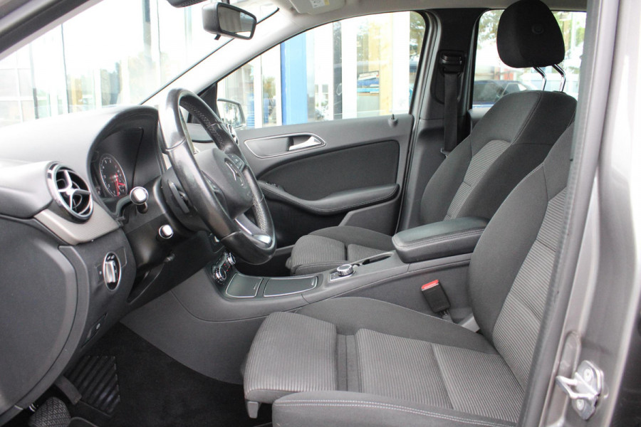 Mercedes-Benz B-Klasse 180 Ambition | Trekhaak | Goed Onderhouden! | Lichtmetalen Velgen | Airco | Cruise Control | Navigatie |