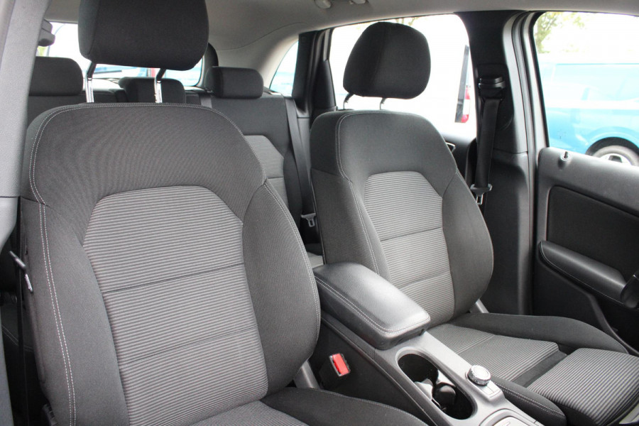 Mercedes-Benz B-Klasse 180 Ambition | Trekhaak | Goed Onderhouden! | Lichtmetalen Velgen | Airco | Cruise Control | Navigatie |