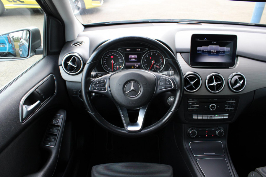 Mercedes-Benz B-Klasse 180 Ambition | Trekhaak | Goed Onderhouden! | Lichtmetalen Velgen | Airco | Cruise Control | Navigatie |
