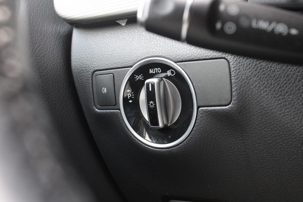 Mercedes-Benz B-Klasse 180 Ambition | Trekhaak | Goed Onderhouden! | Lichtmetalen Velgen | Airco | Cruise Control | Navigatie |