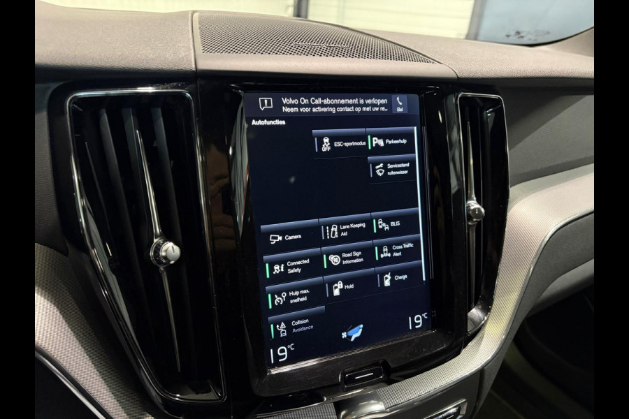 Volvo XC60 T8 Aut. R-Design Trekhaak 360Camera Leder 390pk