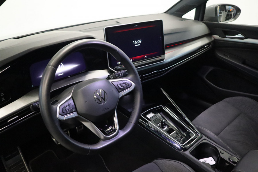 Volkswagen Golf 1.5 eTSI 50 Edition IQ-Light Head-up Panoramadak