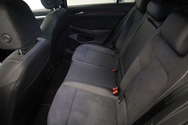 Volkswagen Golf 1.5 eTSI 50 Edition IQ-Light Head-up Panoramadak
