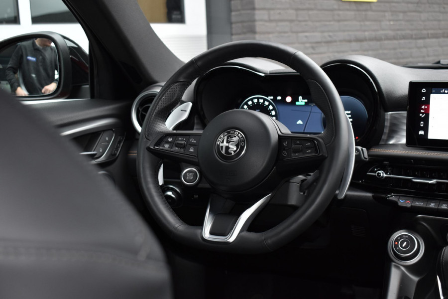 Alfa Romeo Tonale 1.5T Hybrid 160PK Aut. Veloce | Leder | 360 Camera | Harman Kardon | Stoelverw./koeling | Navi | Incl. garantie.