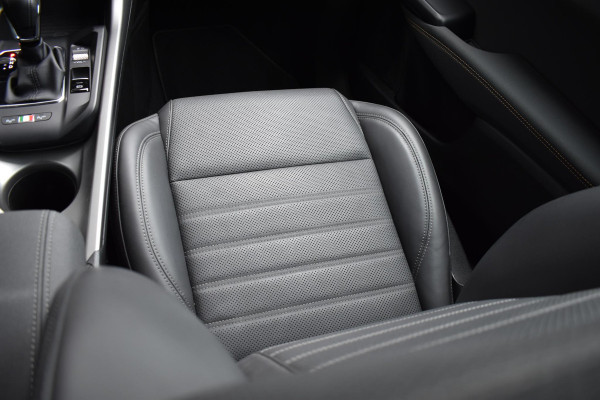 Alfa Romeo Tonale 1.5T Hybrid 160PK Aut. Veloce | Leder | 360 Camera | Harman Kardon | Stoelverw./koeling | Navi | Incl. garantie.