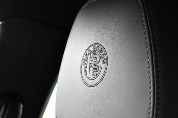 Alfa Romeo Tonale 1.5T Hybrid 160PK Aut. Veloce | Leder | 360 Camera | Harman Kardon | Stoelverw./koeling | Navi | Incl. garantie.