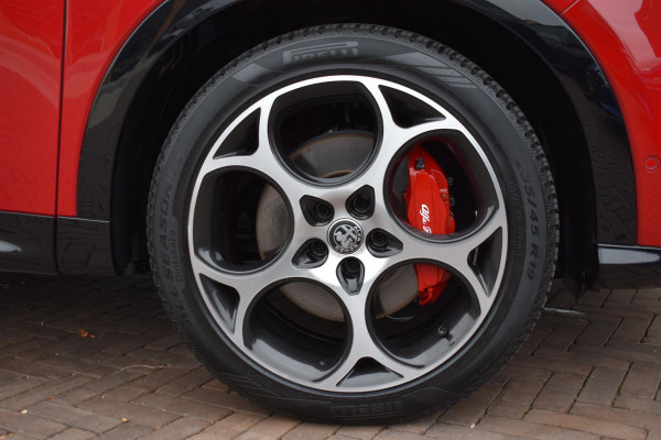 Alfa Romeo Tonale 1.5T Hybrid 160PK Aut. Veloce | Leder | 360 Camera | Harman Kardon | Stoelverw./koeling | Navi | Incl. garantie.