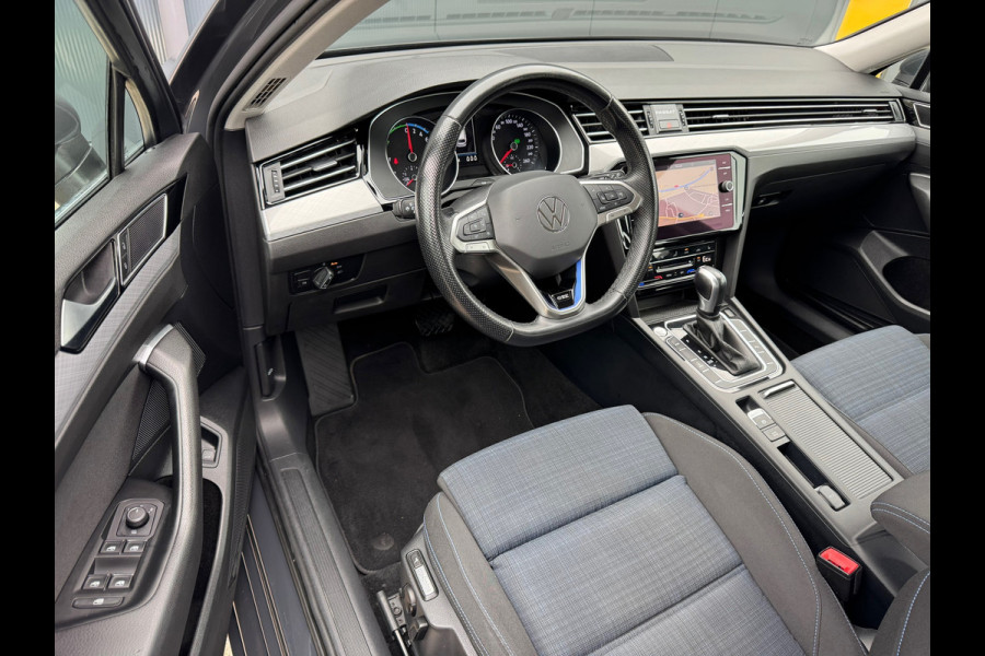 Volkswagen Passat Variant 1.4 TSI PHEV GTE * Trekhaak * Camera * Stoelverwarming * Massagestoel *