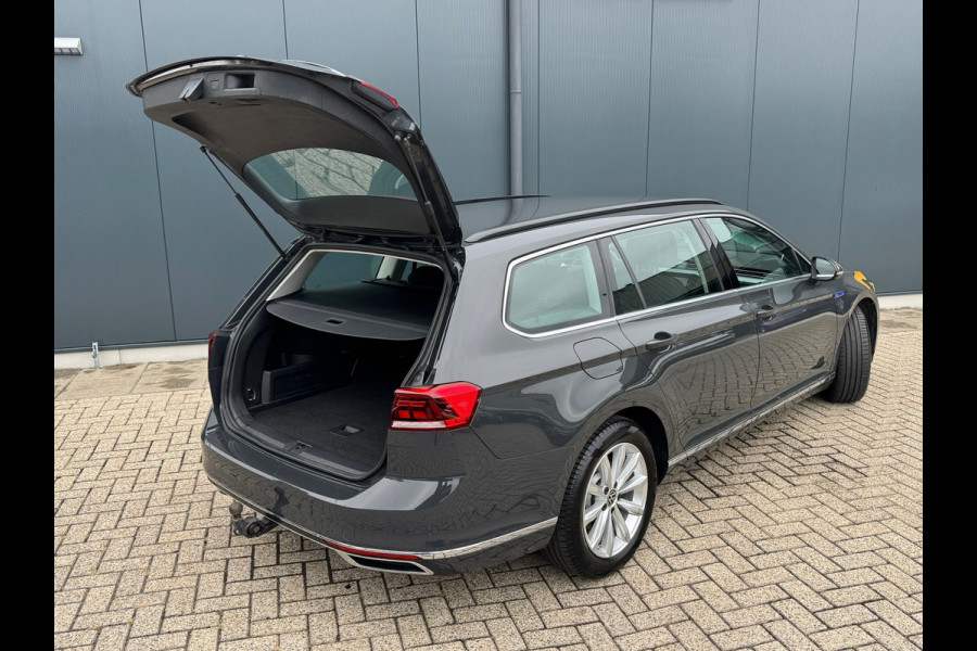 Volkswagen Passat Variant 1.4 TSI PHEV GTE * Trekhaak * Camera * Stoelverwarming * Massagestoel *