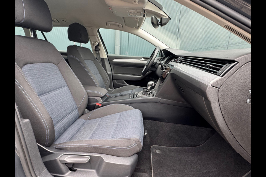 Volkswagen Passat Variant 1.4 TSI PHEV GTE * Trekhaak * Camera * Stoelverwarming * Massagestoel *