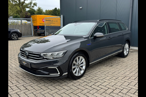 Volkswagen Passat Variant 1.4 TSI PHEV GTE * Trekhaak * Camera * Stoelverwarming * Massagestoel *