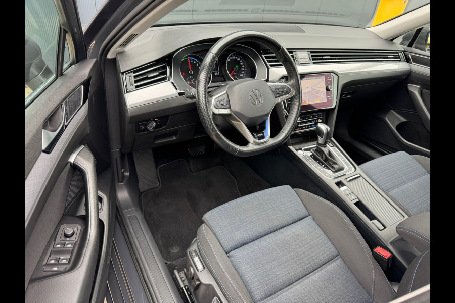 Volkswagen Passat Variant 1.4 TSI PHEV GTE * Trekhaak * Camera * Stoelverwarming * Massagestoel *