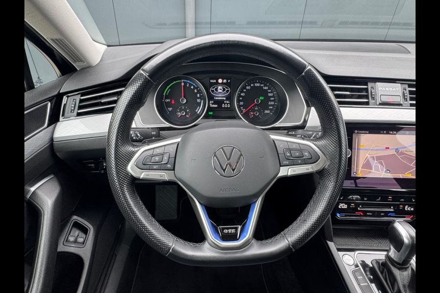 Volkswagen Passat Variant 1.4 TSI PHEV GTE * Trekhaak * Camera * Stoelverwarming * Massagestoel *
