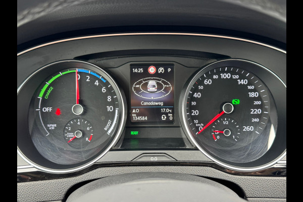 Volkswagen Passat Variant 1.4 TSI PHEV GTE * Trekhaak * Camera * Stoelverwarming * Massagestoel *
