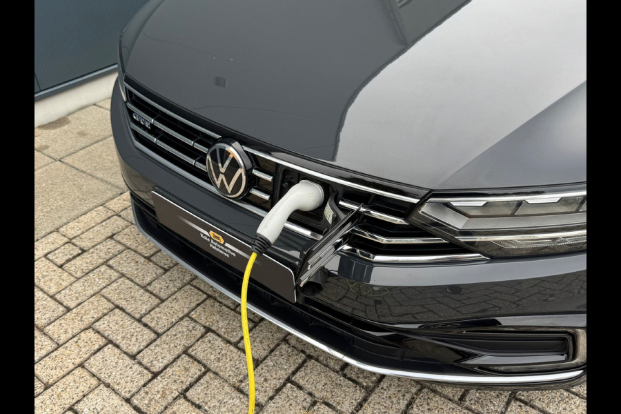 Volkswagen Passat Variant 1.4 TSI PHEV GTE * Trekhaak * Camera * Stoelverwarming * Massagestoel *