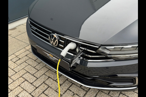 Volkswagen Passat Variant 1.4 TSI PHEV GTE * Trekhaak * Camera * Stoelverwarming * Massagestoel *