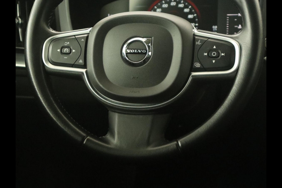 Volvo XC60 2.0 D4 Momentum | Carplay | Camera | Climate control | Navigatie | Cruise control | Full LED | LMV 17 inch | Lane assist